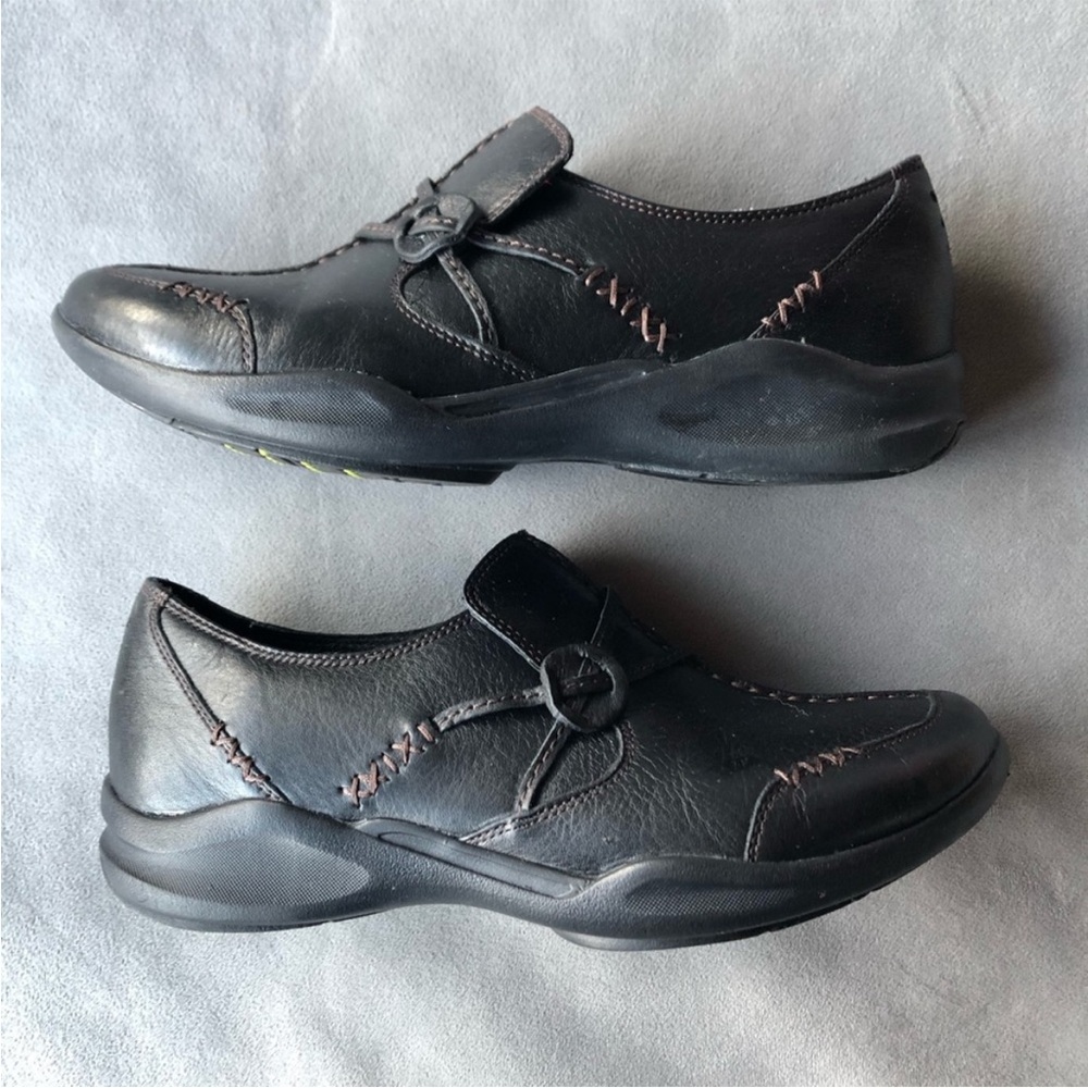 Clarks ~ Wave Run ~ Women’s Size 8